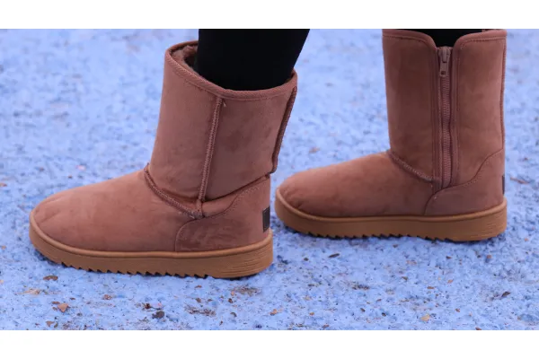 Безпечне жіноче зимове взуття: важливі характеристики та популярні фасони